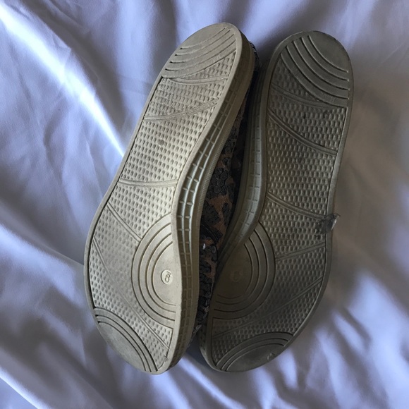 Old Navy cheetah slip on sneakers with sequins 9 - Picture 3 of 5